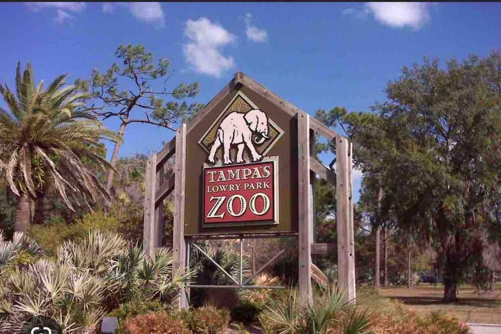 Minutes To Fairgrounds, Hard Rock, & Busch Gardens Villa Tampa Esterno foto